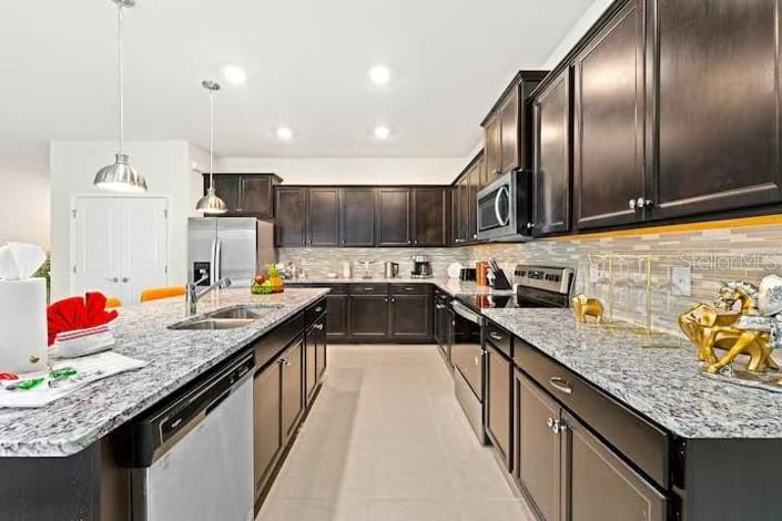 Image No.30-10 Bed Property for sale