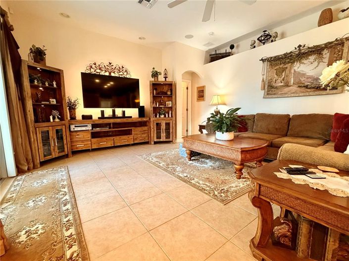 Image No.24-4 Bed Property for sale