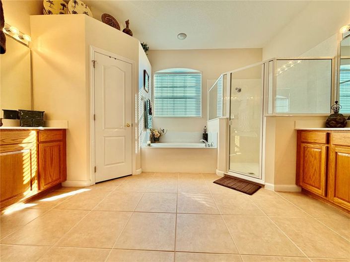 Image No.28-4 Bed Property for sale