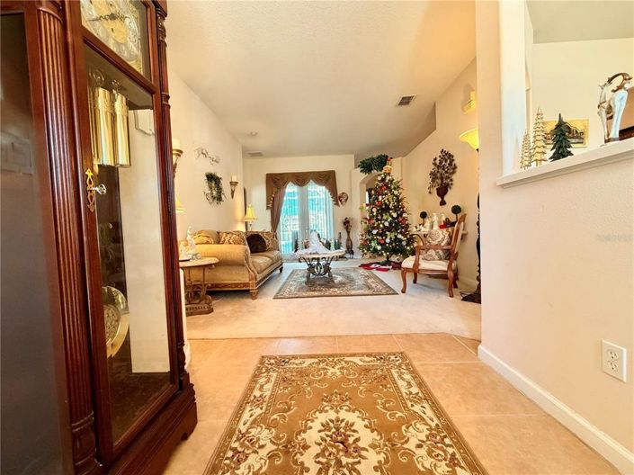 Image No.4-4 Bed Property for sale