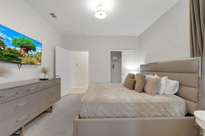 Image No.14-6 Bed Property for sale