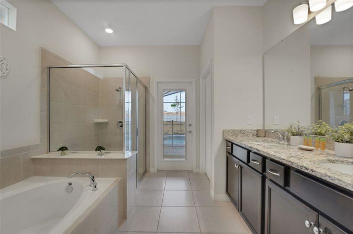 Image No.15-6 Bed Property for sale