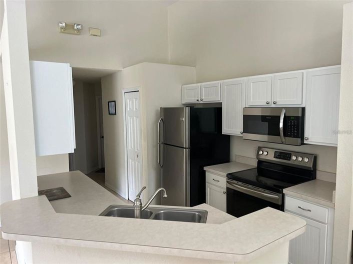 Image No.9-4 Bed House for sale