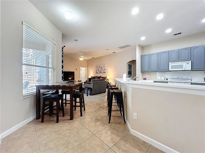 Image No.10-5 Bed Property for sale