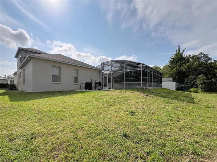 Image No.22-5 Bed Property for sale