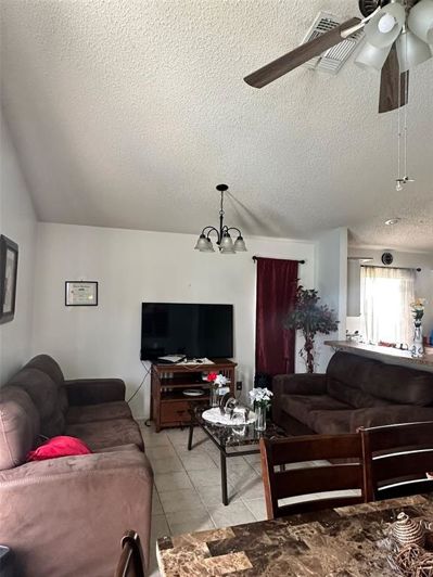 Image No.10-3 Bed House for sale