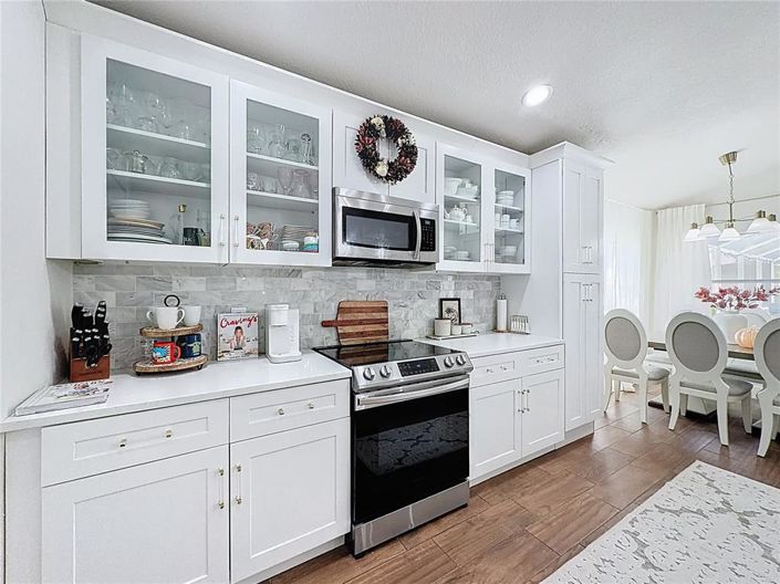 Image No.10-3 Bed Property for sale