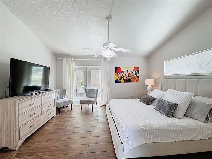 Image No.11-3 Bed House for sale