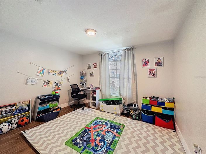 Image No.17-3 Bed Property for sale