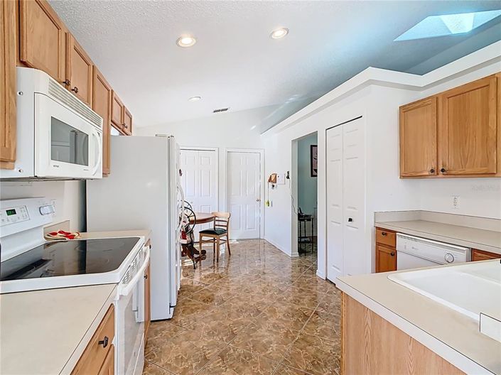 Image No.6-4 Bed Property for sale