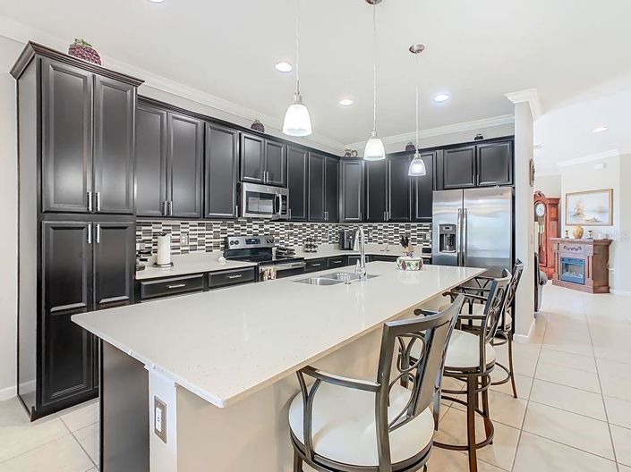 Image No.12-4 Bed Property for sale