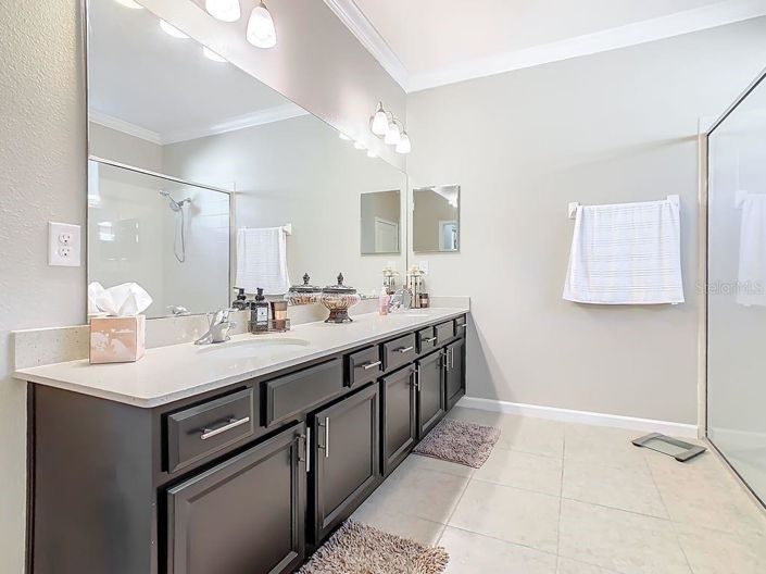 Image No.30-4 Bed Property for sale