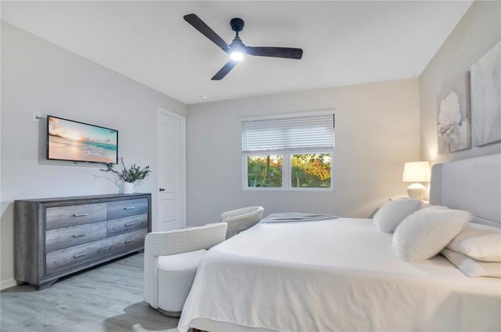 Image No.22-3 Bed Property for sale