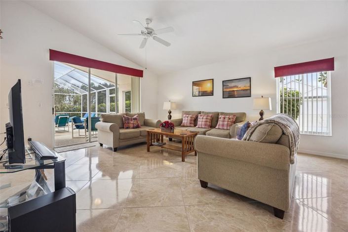 Image No.21-4 Bed House for sale