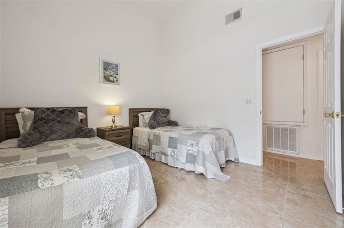 Image No.30-4 Bed House for sale