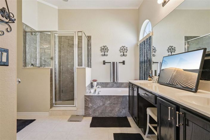 Image No.25-4 Bed House for sale