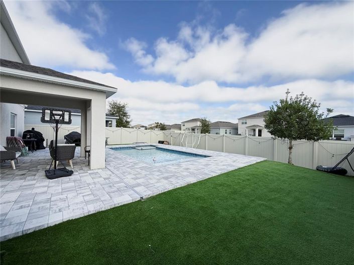 Image No.30-5 Bed Property for sale