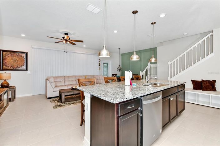 Image No.12-5 Bed Townhouse for sale