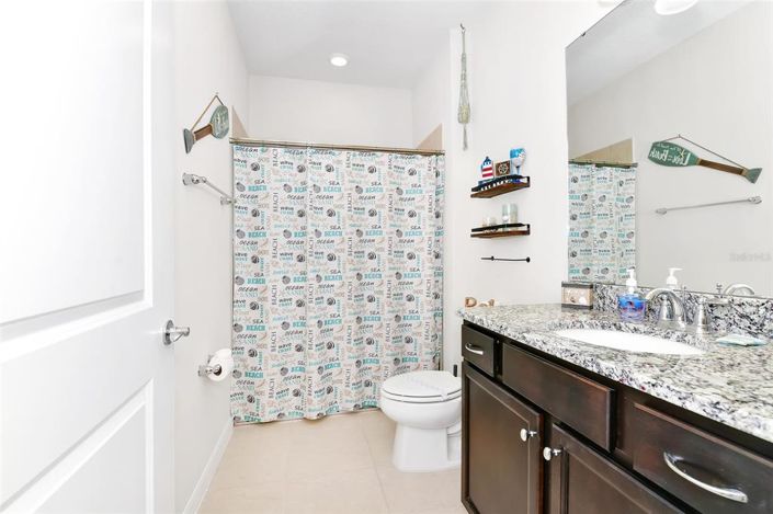 Image No.17-5 Bed Townhouse for sale