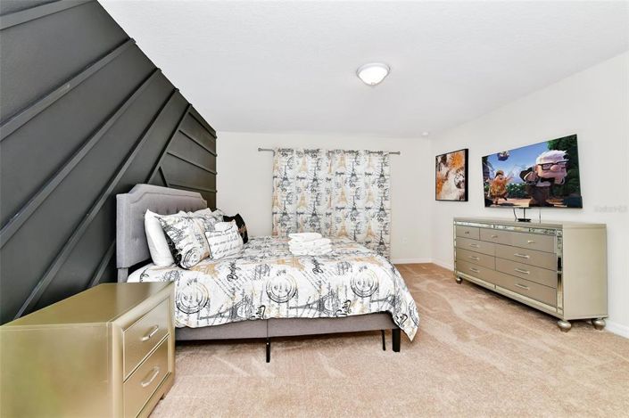 Image No.30-5 Bed Townhouse for sale