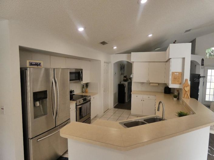 Image No.10-3 Bed Property for sale