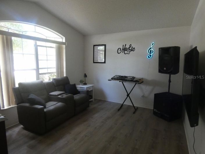 Image No.13-3 Bed Property for sale