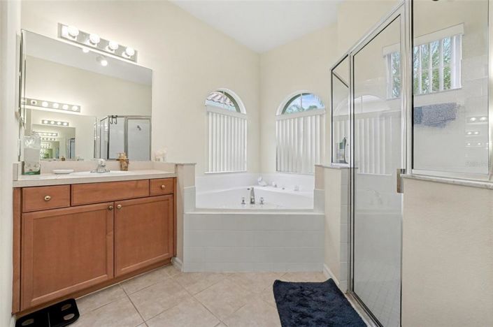 Image No.11-4 Bed Property for sale