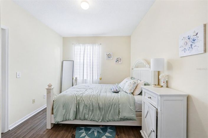 Image No.12-4 Bed Property for sale