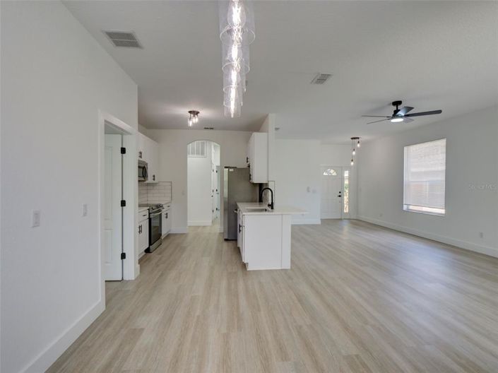 Image No.19-4 Bed Property for sale