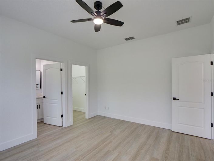 Image No.21-4 Bed Property for sale