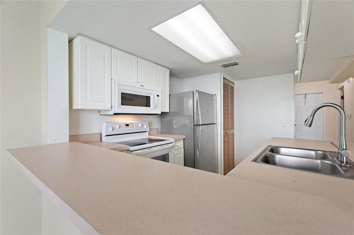 Image No.11-3 Bed Townhouse for sale