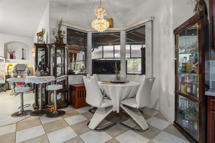 Image No.15-4 Bed House for sale