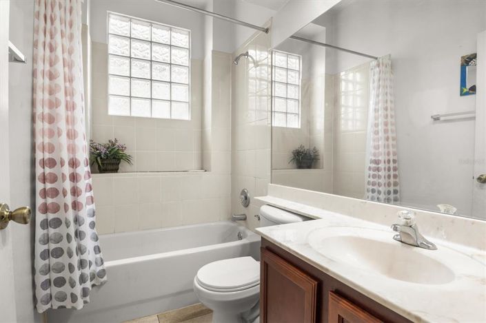 Image No.24-4 Bed House for sale