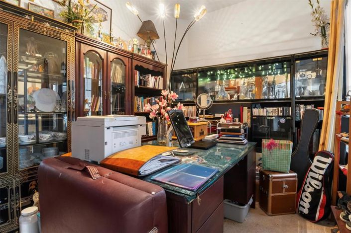 Image No.6-4 Bed House for sale