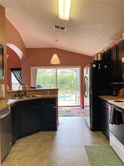 Image No.8-5 Bed House for sale