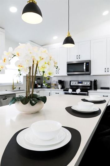 Image No.10-4 Bed House for sale