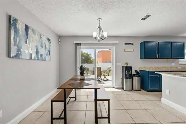 Image No.17-3 Bed Property for sale