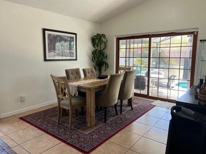 Image No.10-4 Bed House for sale