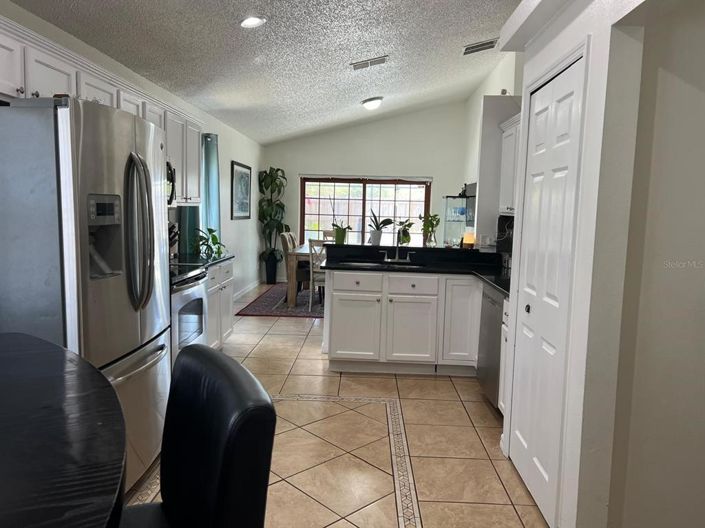 Image No.17-4 Bed House for sale