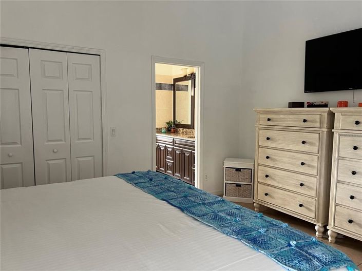 Image No.26-4 Bed House for sale