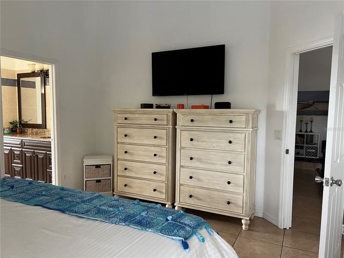 Image No.27-4 Bed House for sale