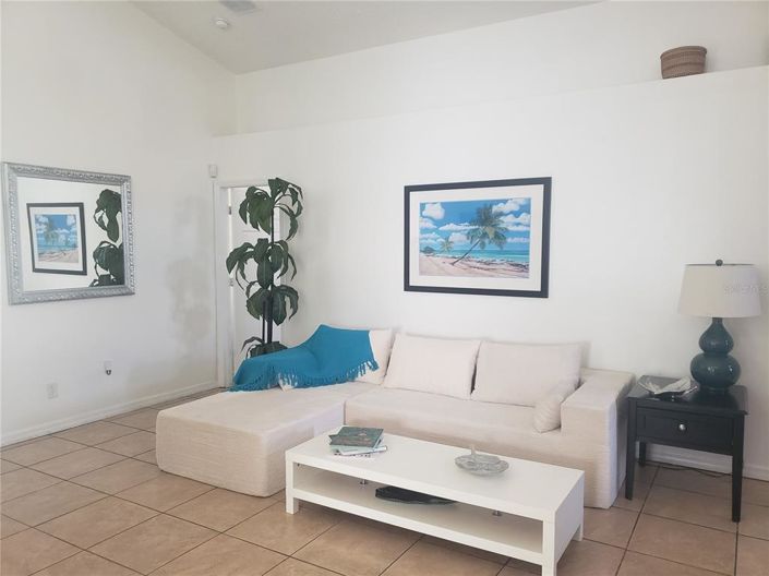 Image No.4-4 Bed Property for sale