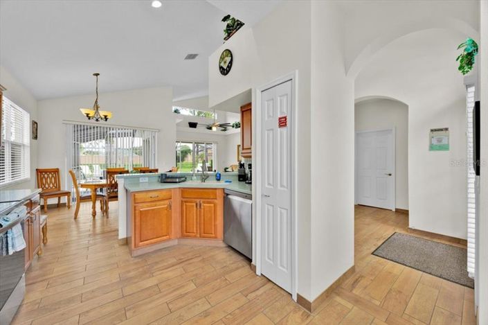 Image No.11-5 Bed House for sale