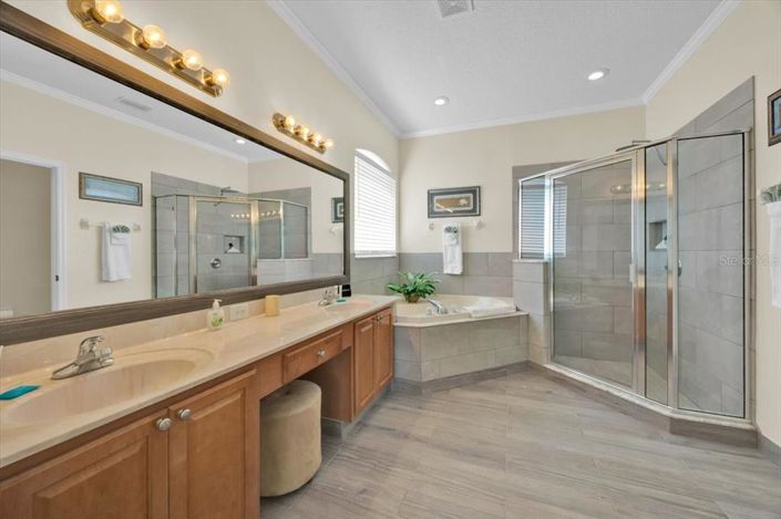 Image No.21-5 Bed House for sale