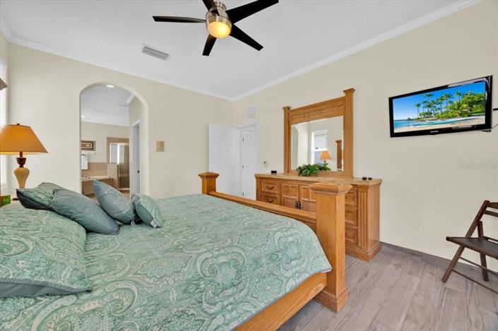 Image No.22-5 Bed House for sale