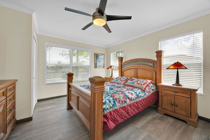 Image No.24-5 Bed House for sale