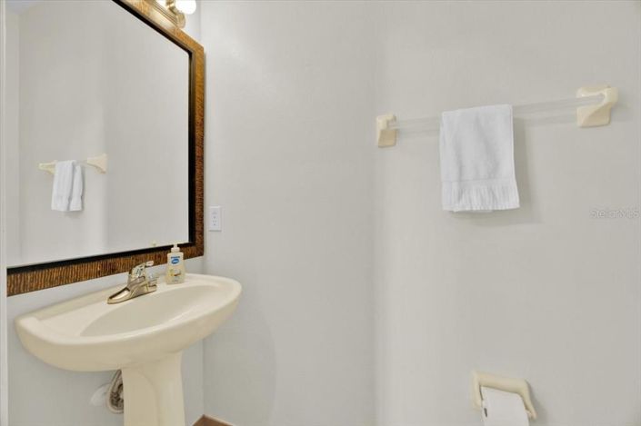 Image No.5-5 Bed House for sale