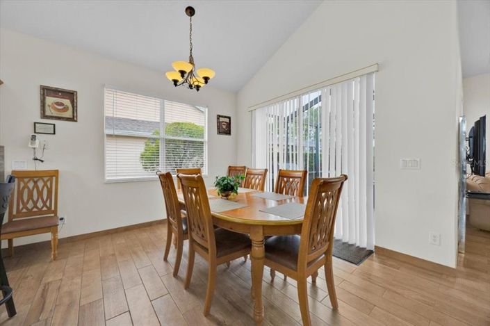 Image No.8-5 Bed Property for sale