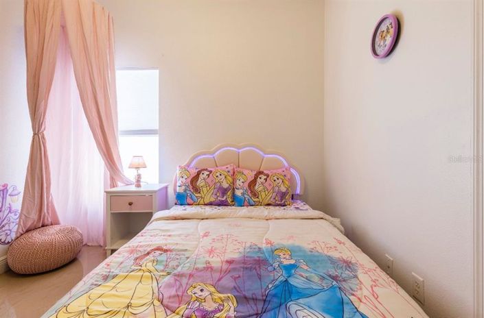 Image No.20-4 Bed House for sale