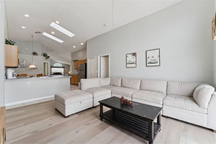 Image No.16-4 Bed House for sale